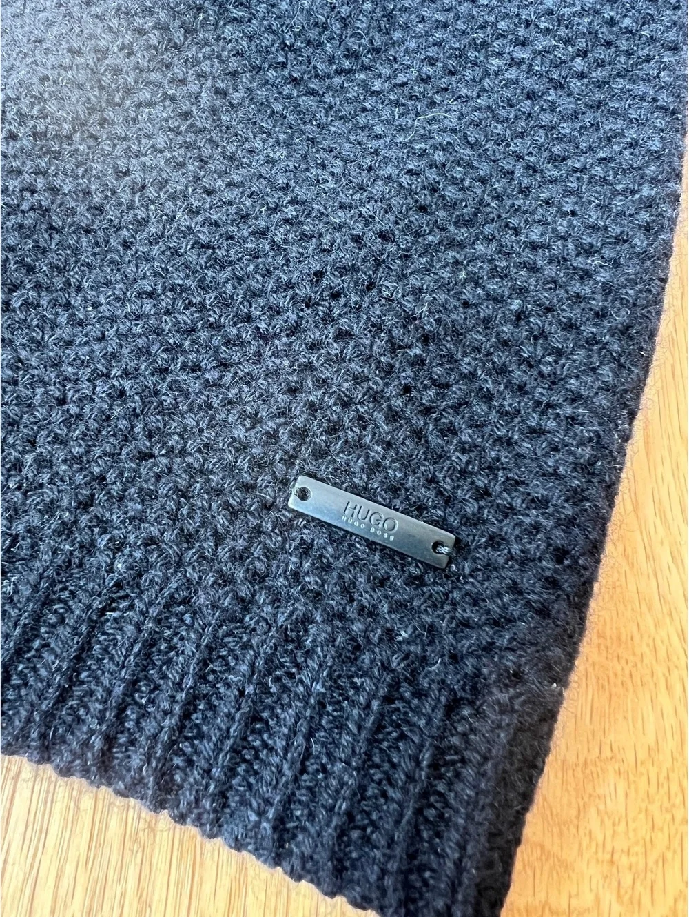 HUGO Hugo Boss 100% Cashmere Black Knit Beanie Hat Metal Logo Unisex